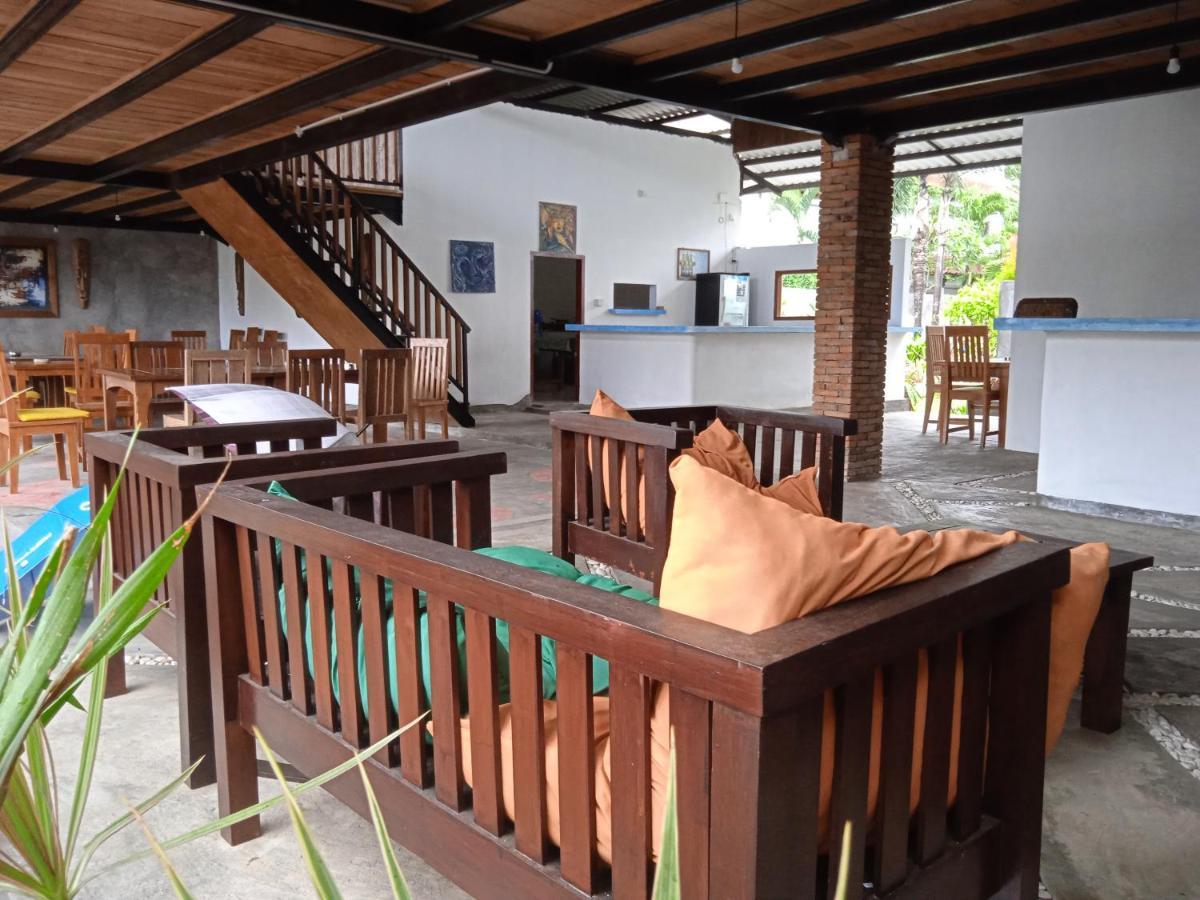 Family House Hotel Kuta Kuta  Exterior foto