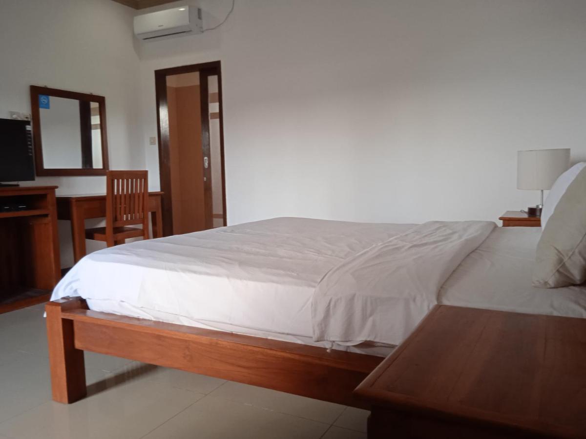 Family House Hotel Kuta Kuta  Exterior foto