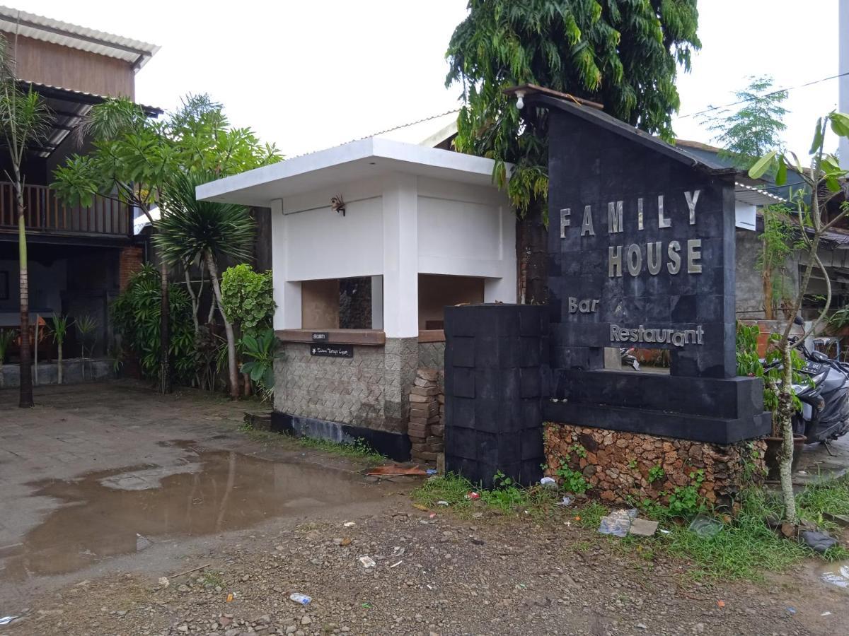 Family House Hotel Kuta Kuta  Exterior foto